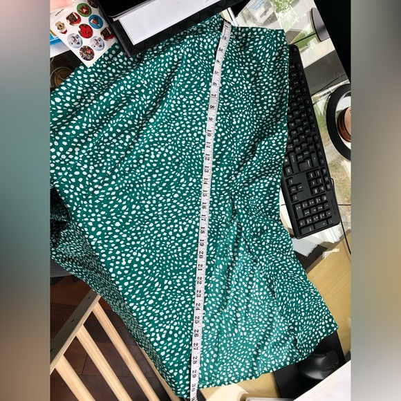 Green spotted slit skirt - Picture 4 of 7